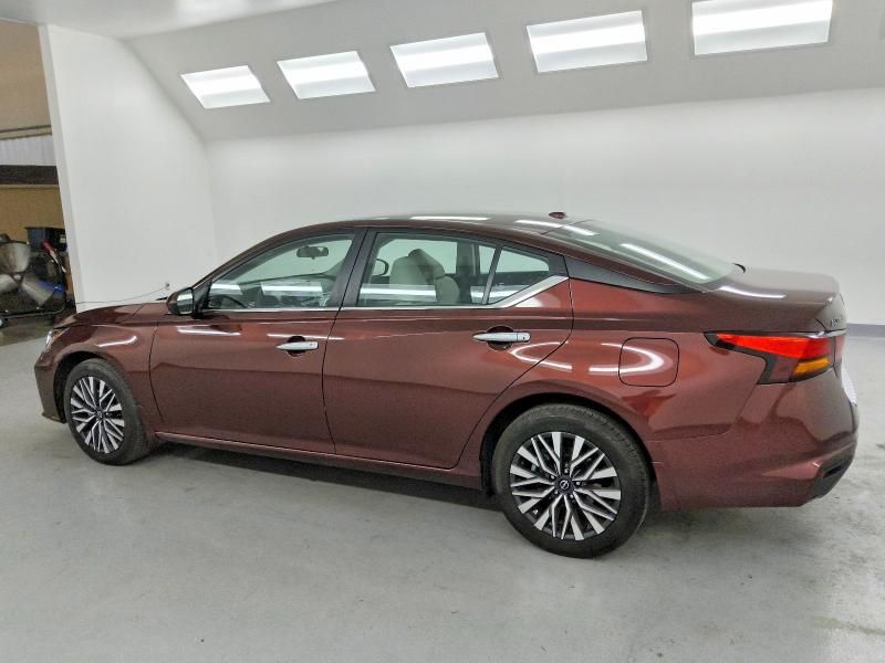 2023 Nissan Altima sv