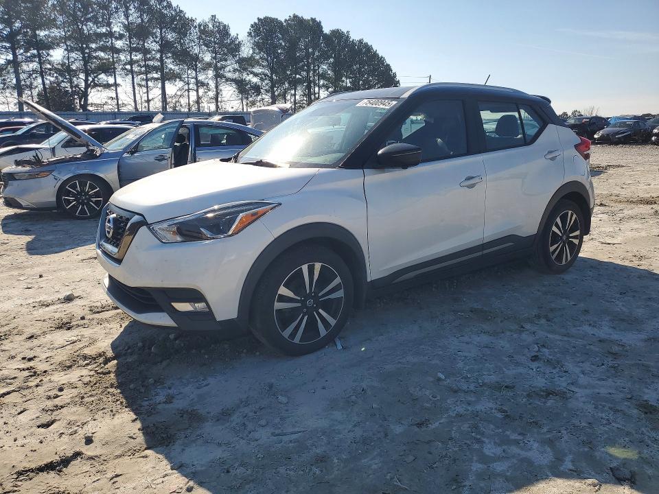 2019 Nissan Kicks s