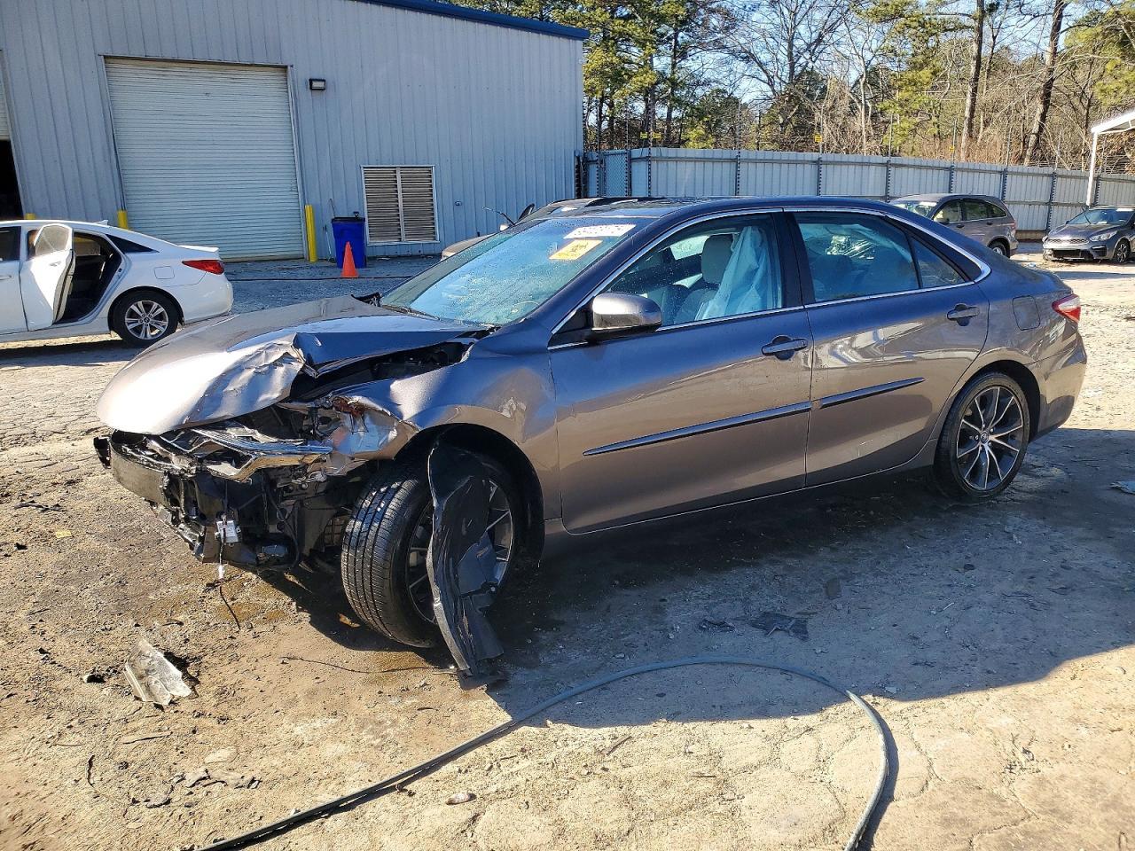 2016 Toyota Camry xse