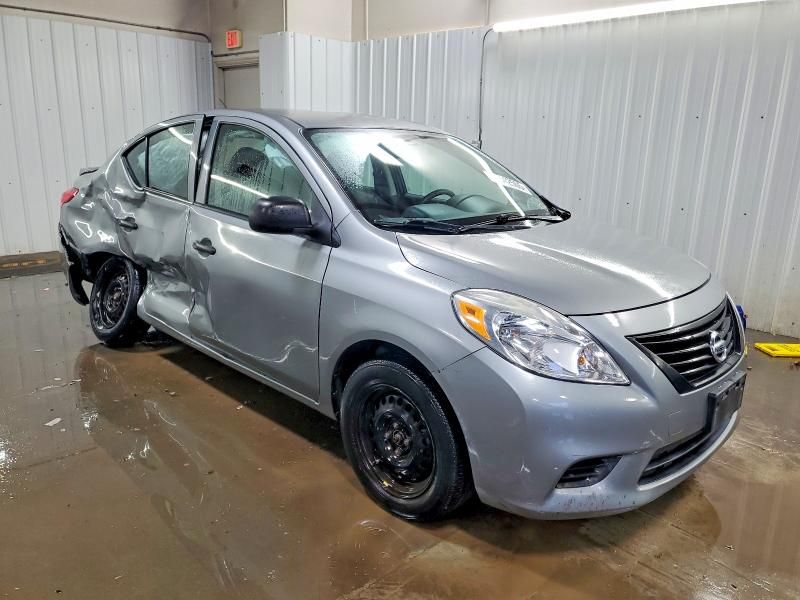 2014 Nissan Versa s