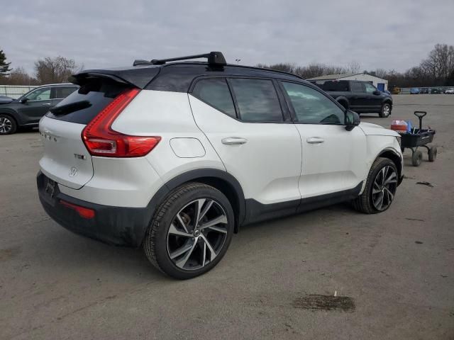 2022 Volvo XC40 T5 R-Design