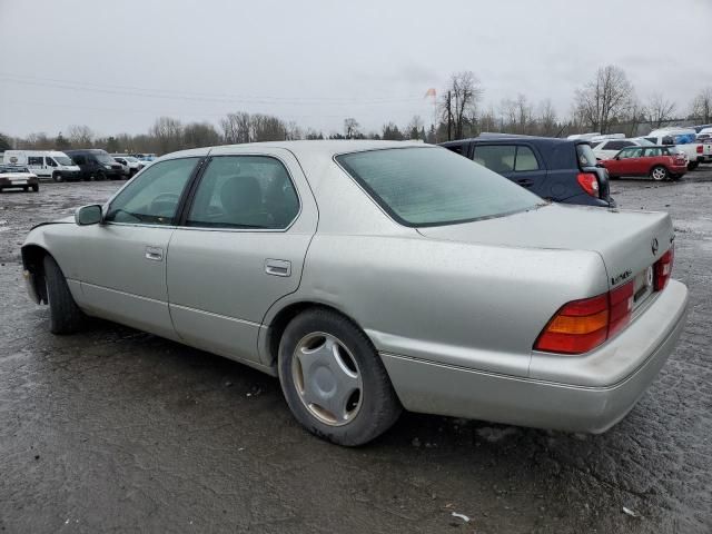 2000 Lexus LS 400