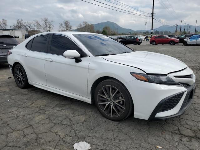 2022 Toyota Camry SE