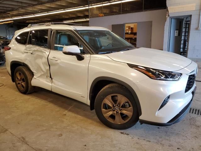 2023 Toyota Highlander Hybrid Bronze Edition