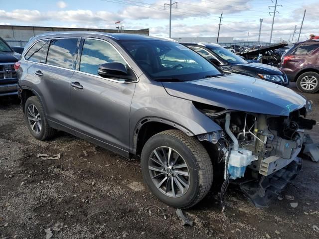 2017 Toyota Highlander SE