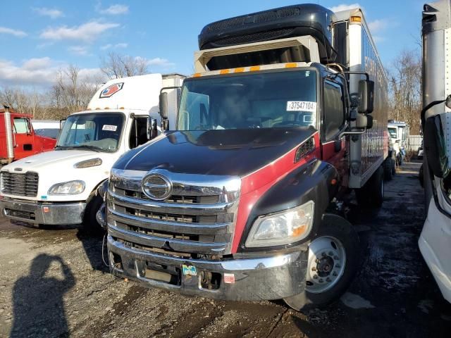 2013 Hino Hino 338