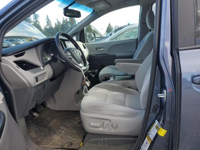 2017 Toyota Sienna LE