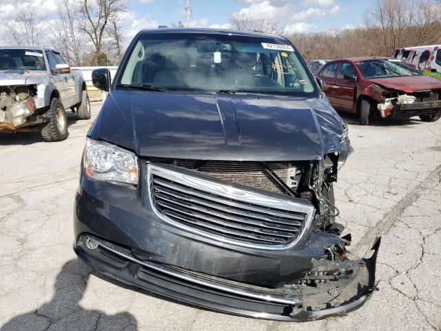 2012 Chrysler Town & Country Touring