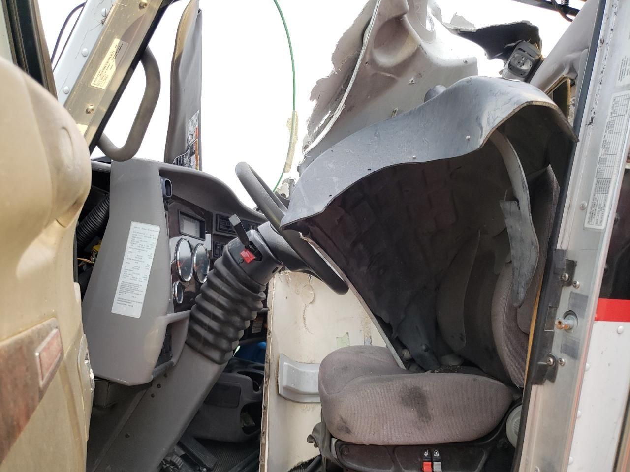 2022 Kenworth Construction T270