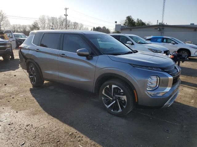 2023 Mitsubishi Outlander SE