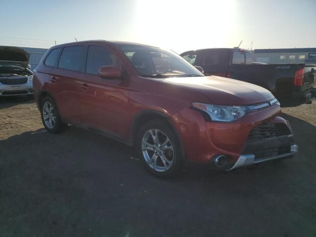 2015 Mitsubishi Outlander SE