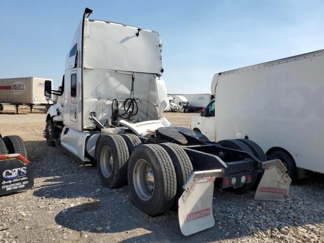 2022 Kenworth Construction T680
