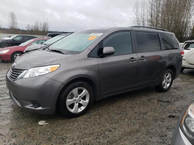 2014 Toyota Sienna LE