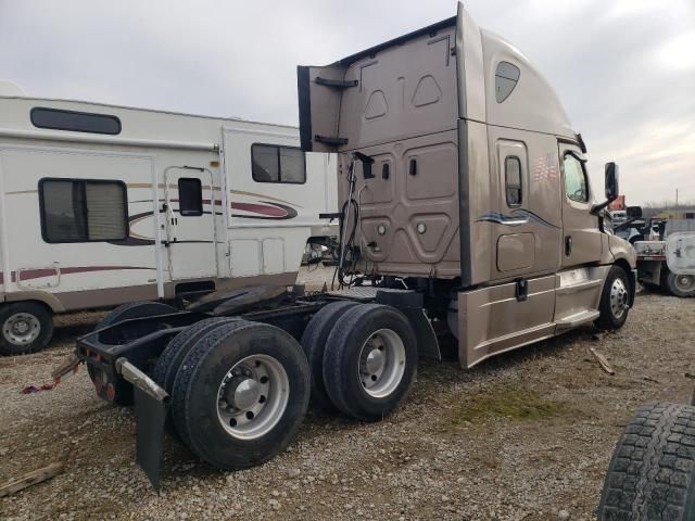 2019 Freightliner Cascadia 126