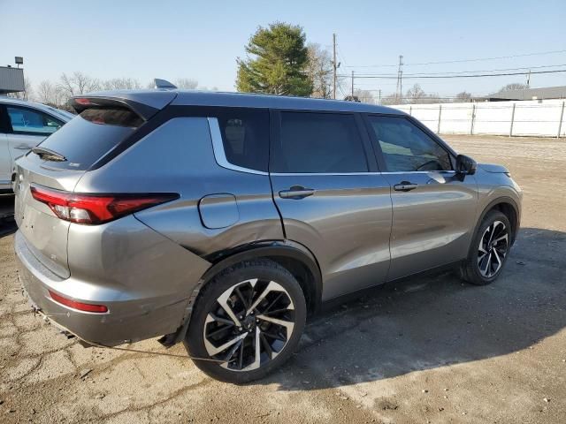 2023 Mitsubishi Outlander SE