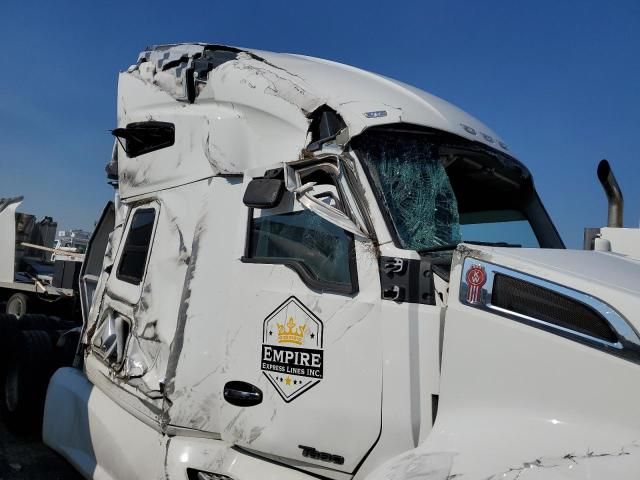 2022 Kenworth Construction T680