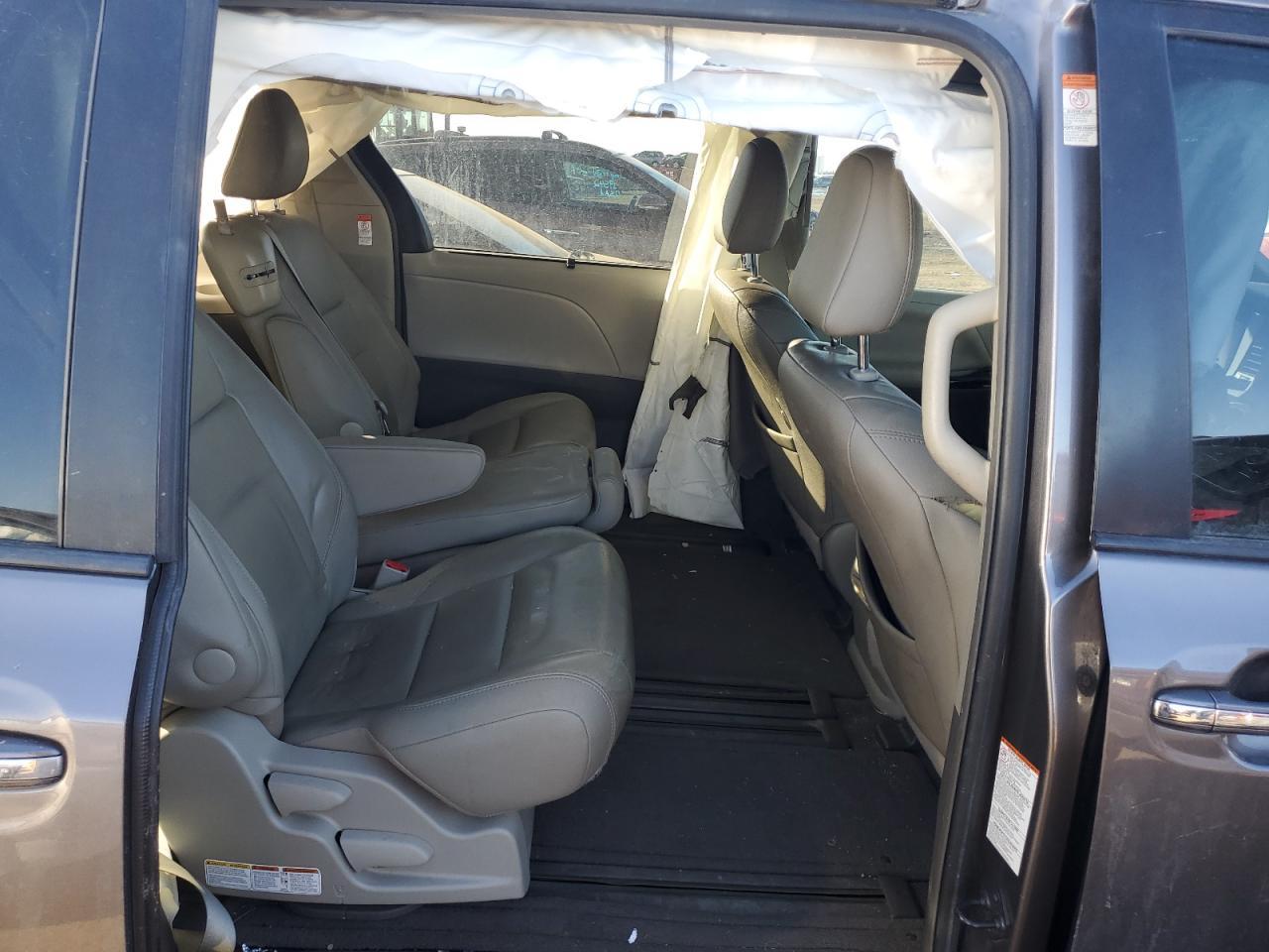 2015 Toyota Sienna xle