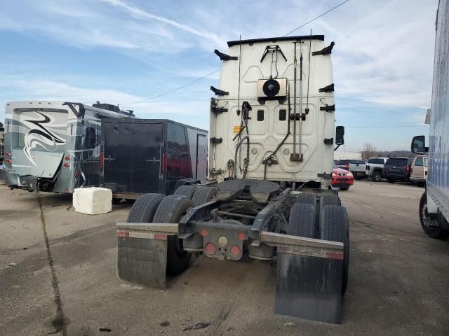 2015 Freightliner Cascadia 125