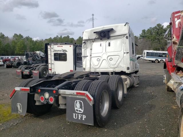 2019 Freightliner Cascadia 126