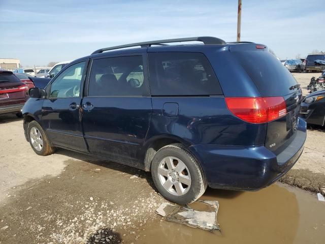 2004 Toyota Sienna CE