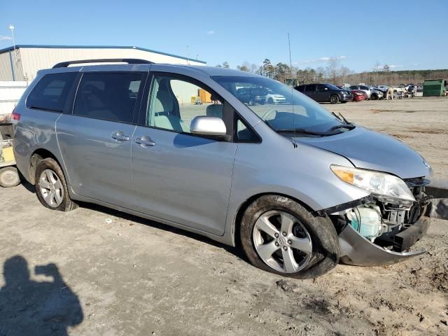 2013 Toyota Sienna LE