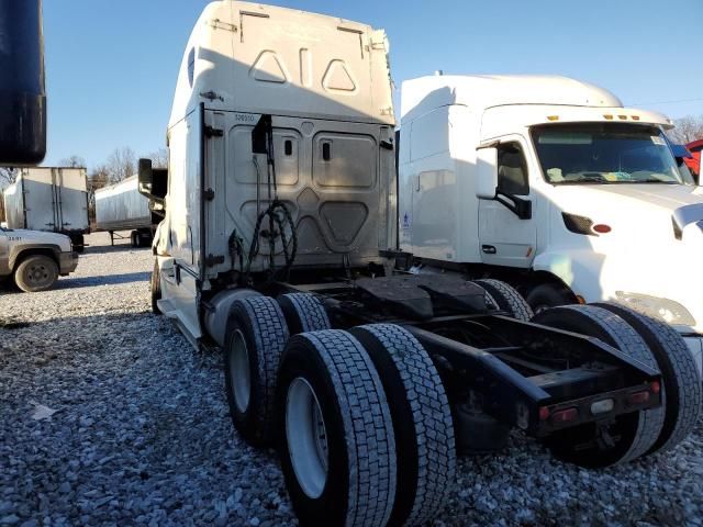 2019 Freightliner Cascadia 126