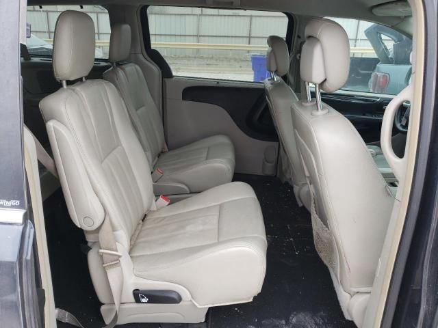 2014 Chrysler Town & Country Touring L