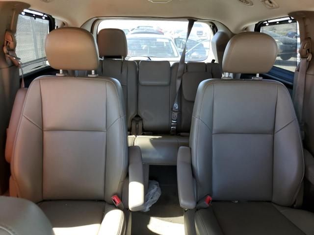 2012 Volkswagen Routan SE