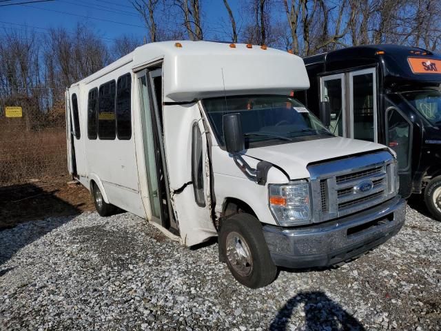 2012 Ford Econoline E350 Super Duty Cutaway Van