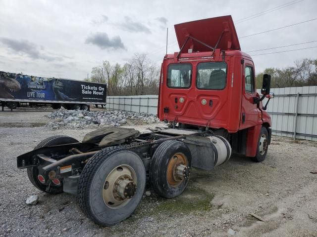 2015 Freightliner Cascadia 125