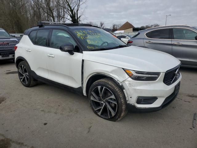 2022 Volvo XC40 T5 R-Design