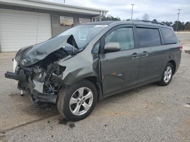 2013 Toyota Sienna LE