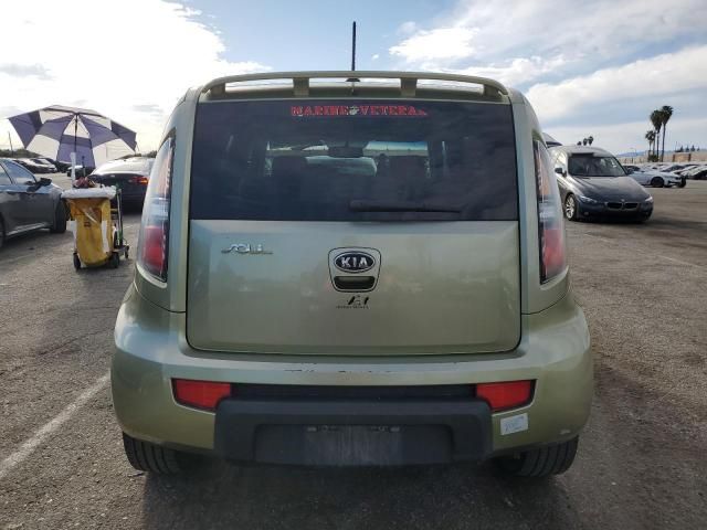 2010 KIA Soul +