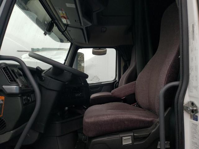 2023 Volvo VN VNL