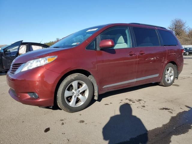 2017 Toyota Sienna LE