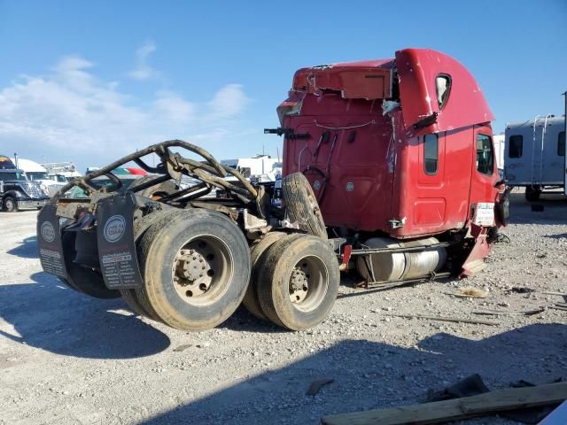 2018 Freightliner Cascadia 126