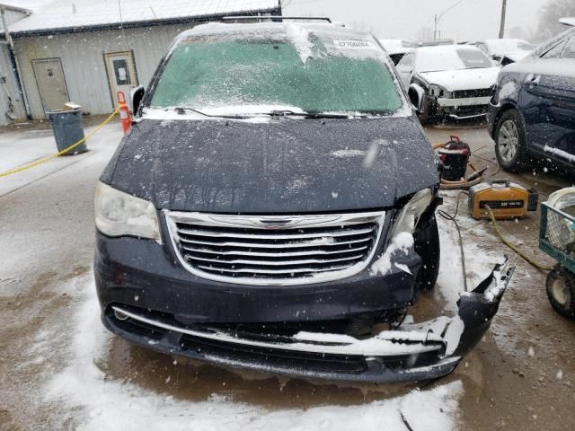 2014 Chrysler Town & Country Touring L