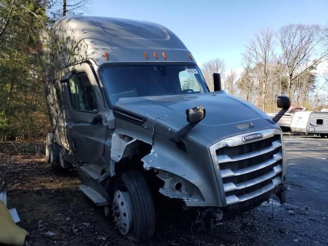 2020 Freightliner Cascadia 126