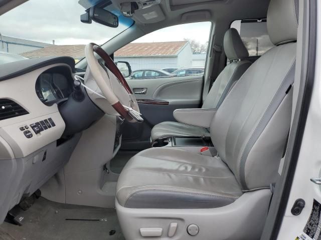 2013 Toyota Sienna XLE