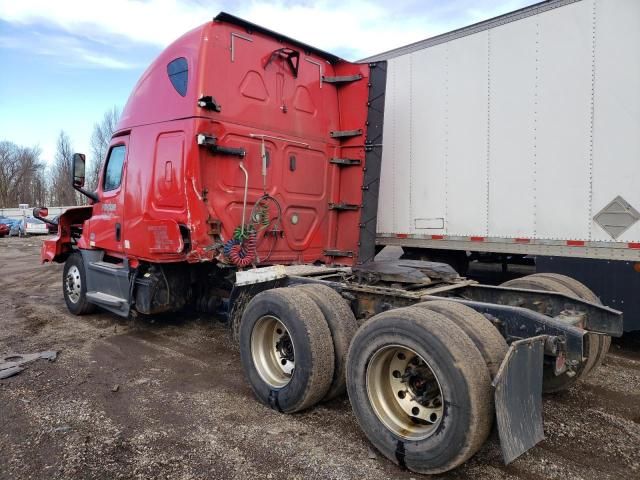 2019 Freightliner Cascadia 126