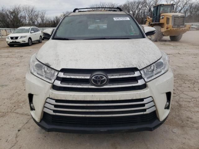 2017 Toyota Highlander SE