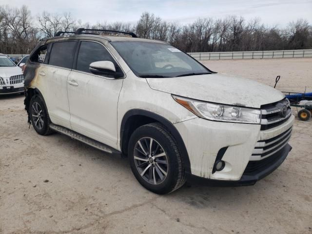 2017 Toyota Highlander SE