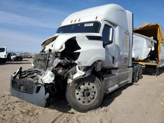 2019 Freightliner Cascadia 126