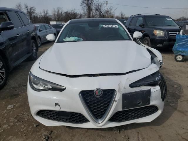 2018 Alfa Romeo Giulia Q4