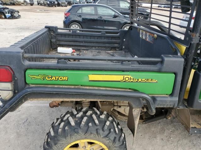 2015 John Deere 825I