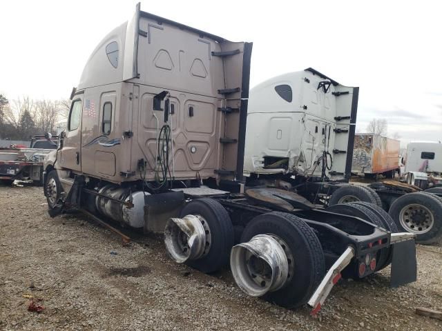 2019 Freightliner Cascadia 126