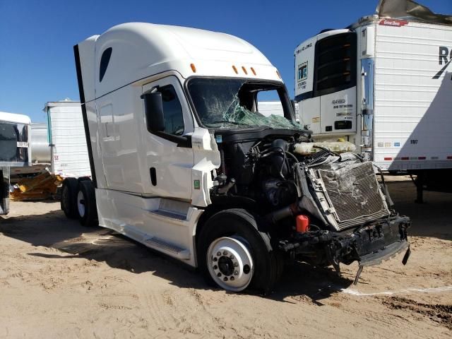 2020 Freightliner Cascadia 126