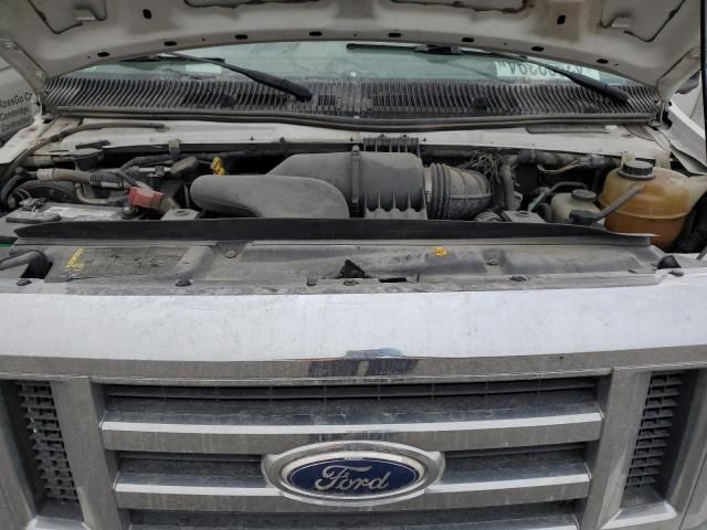 2016 Ford Econoline E450 Super Duty Cutaway Van