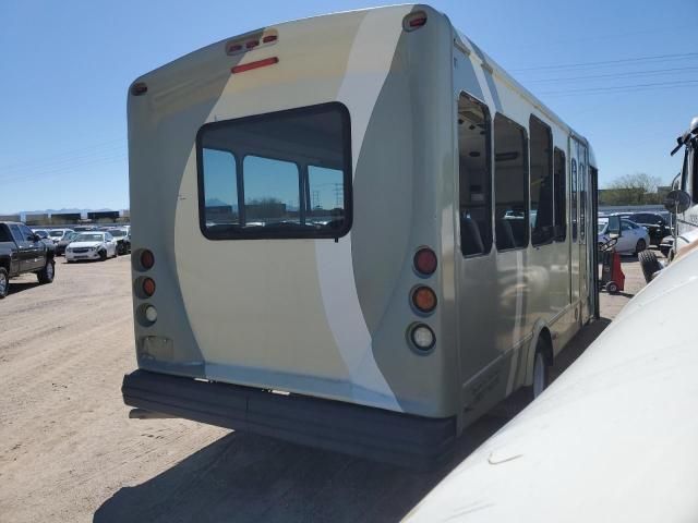 2013 Ford Econoline E450 Starcraft Bus