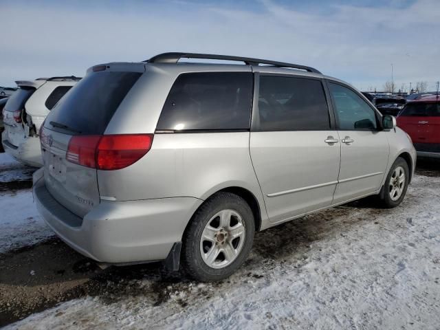 2004 Toyota Sienna CE